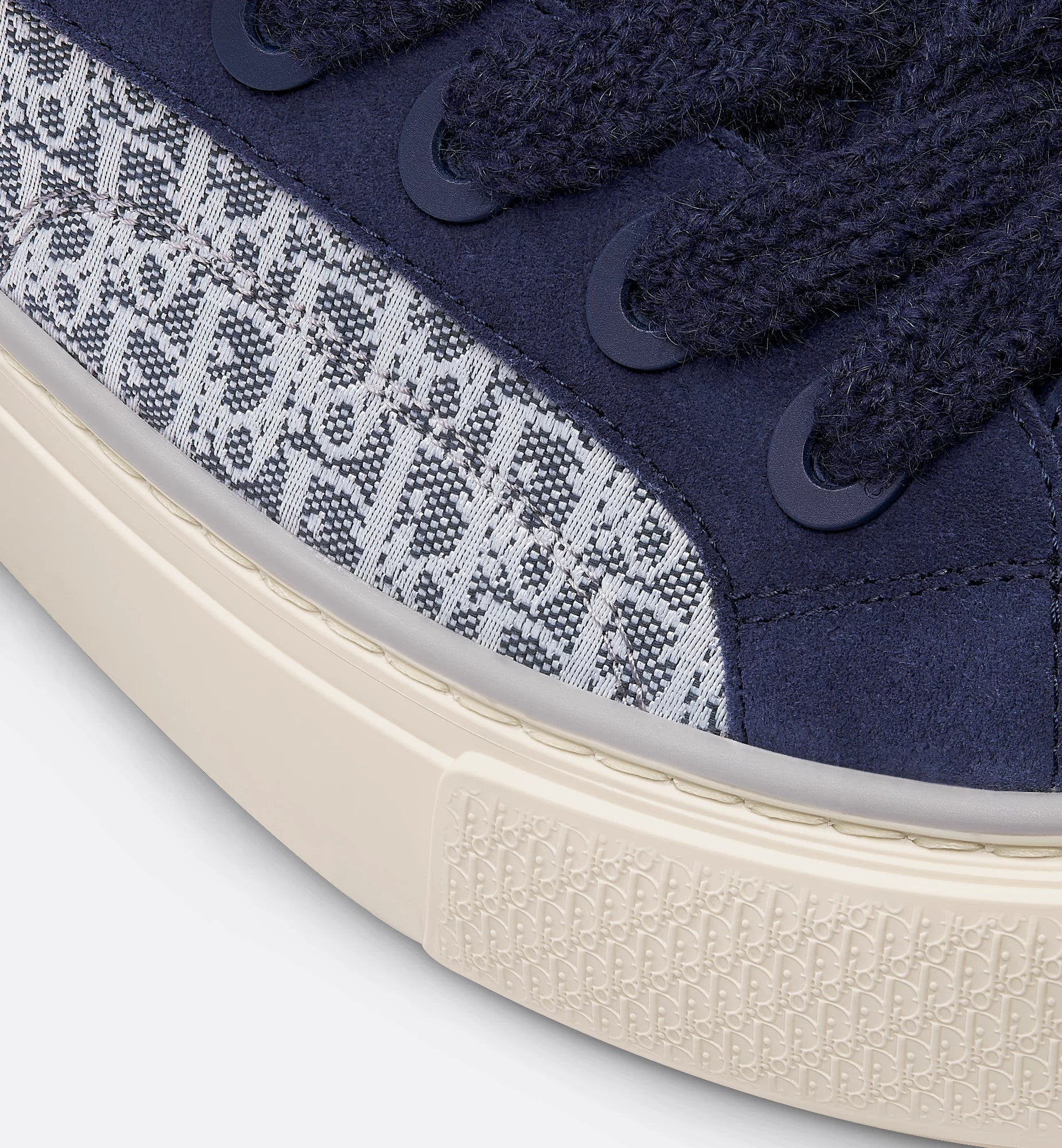 "B33" Spin Sneaker