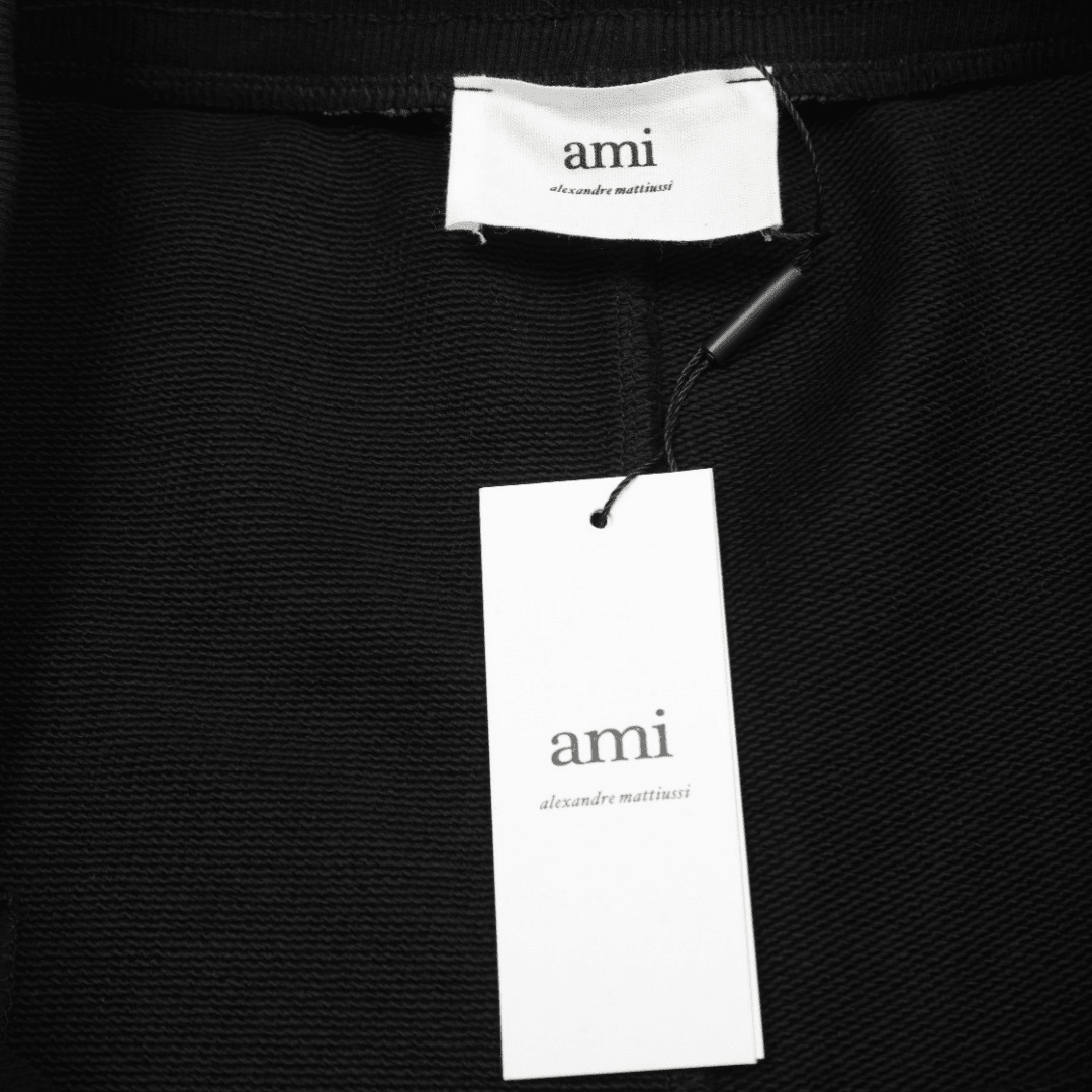 "Ami" Shorts Black