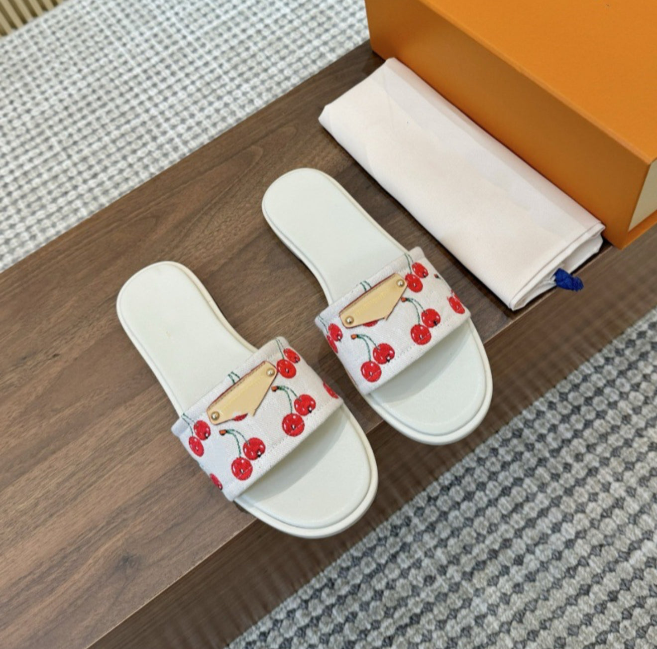 WHITE CHERRY SANDALS