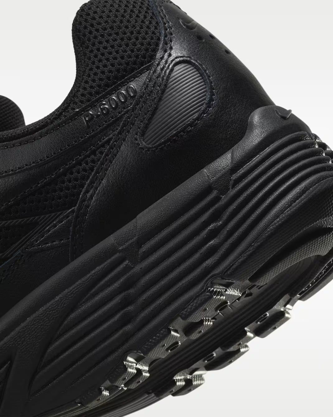 "P-600" Sneaker
