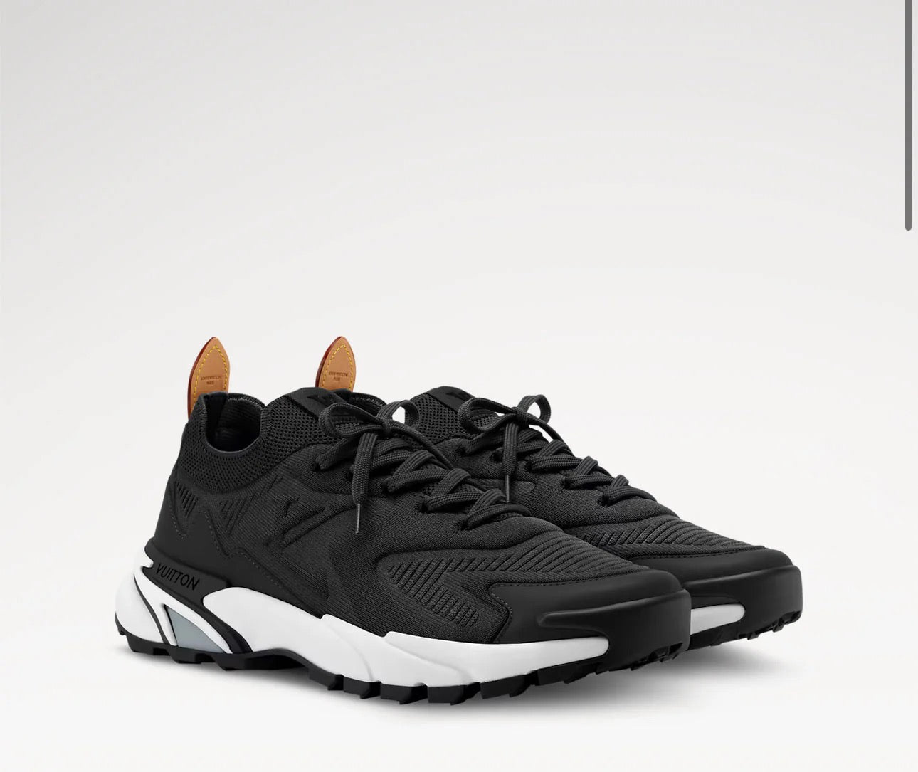 "LV" Runner Sneaker