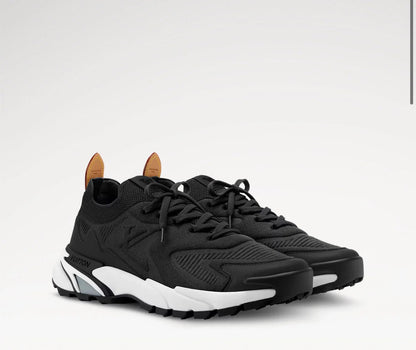 "LV" Runner Sneaker