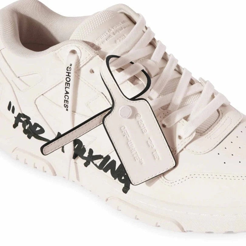 "Off-Sneaker" Grafitti