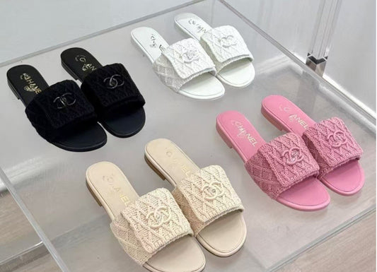 KNITTED SANDALS