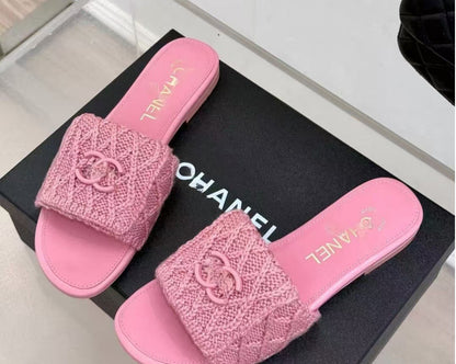KNITTED SANDALS