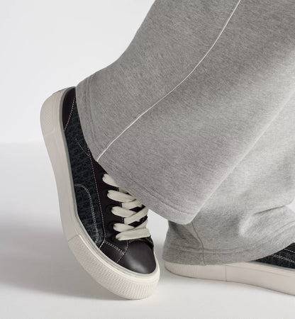 "B33" Spin Sneaker
