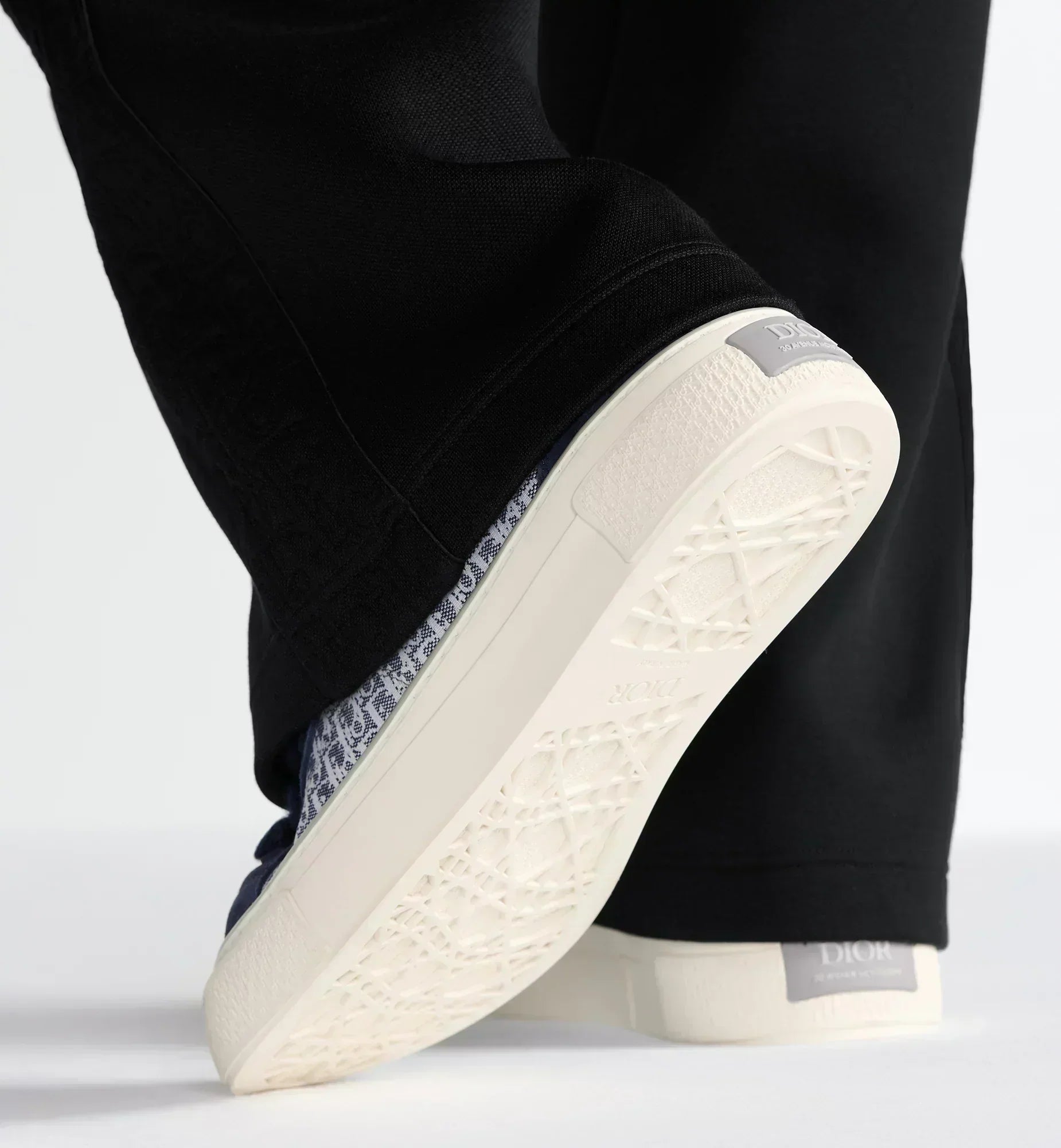 "B33" Spin Sneaker